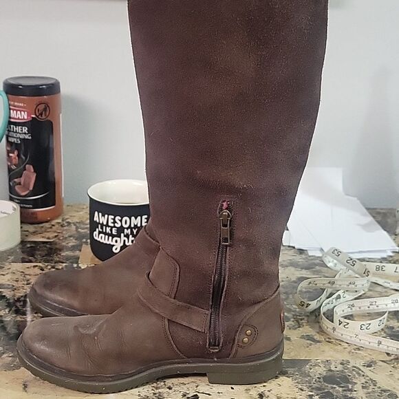 UGG THOMSEN STOUT WATER AND SNOW RESISTANT LEATHER BOOTS, SZ 8 - Picture 5 of 12